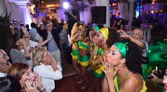 Danseuses brésiliennes animant un team building d'entreprise